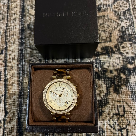 Michael Kors Parker Tortoise Watch - Picture 2 of 6